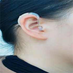 【大连辽师验配中心】新年助听器限时特惠，让爱更清晰！0411-84210003  